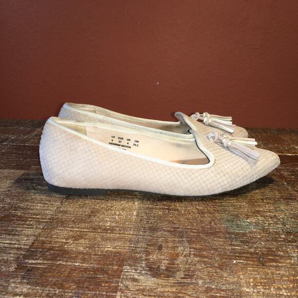 Hush Puppies Sadie Medium Moyen Tassel Ballet Flat Shoe Beige Textured Womens 6 - Picture 3 of 11